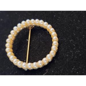 Gold Tone Faux Seed Pearl Brooch Vintage Classic Round Eternity Hoop